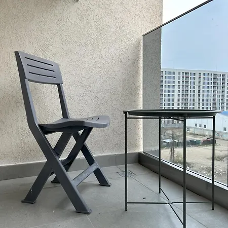 Chic With Balcony At Exigent Plaza - 05 Apartment Bucharest