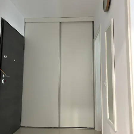 Chic With Balcony At Exigent Plaza - 05 * Bucarest