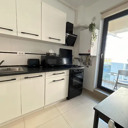 Chic With Balcony At Exigent Plaza - 05 Appartement