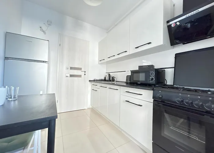 Chic With Balcony At Exigent Plaza - 05 * Бухарест