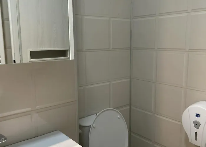 Chic With Balcony At Exigent Plaza - 05 アパート