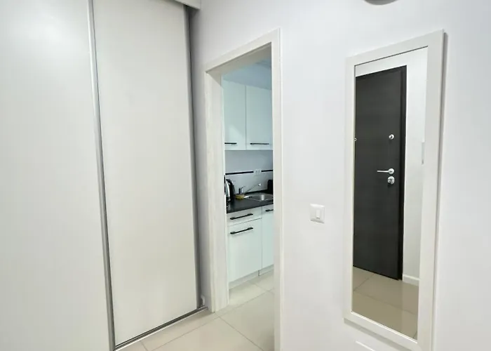 Chic With Balcony At Exigent Plaza - 05 Бухарест